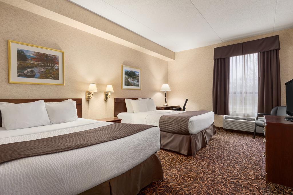 Hotel Days By Wyndham East Lakeview 3*