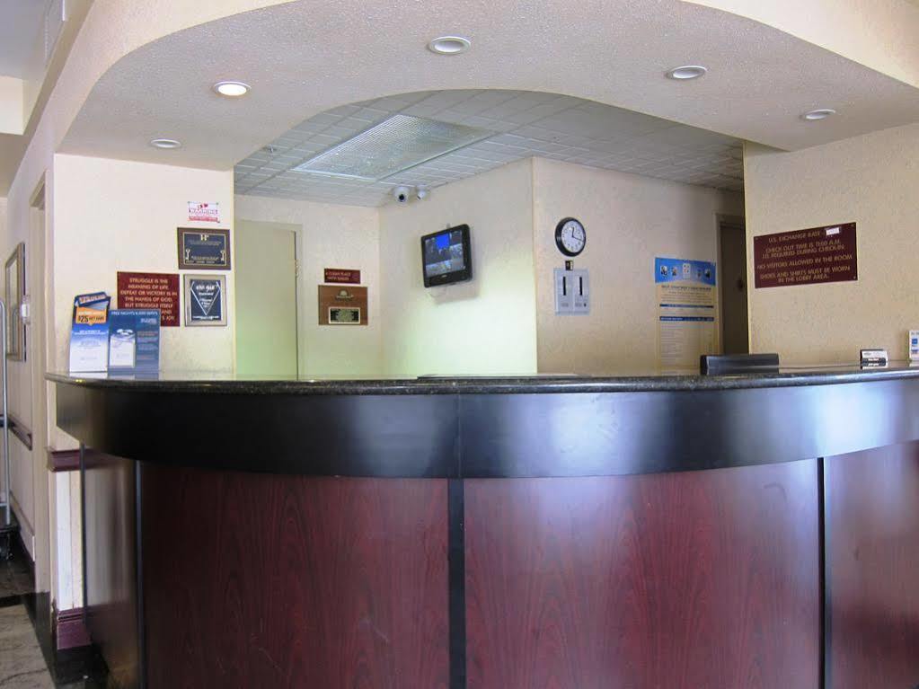 Days By Wyndham East Lakeview 3* Toronto