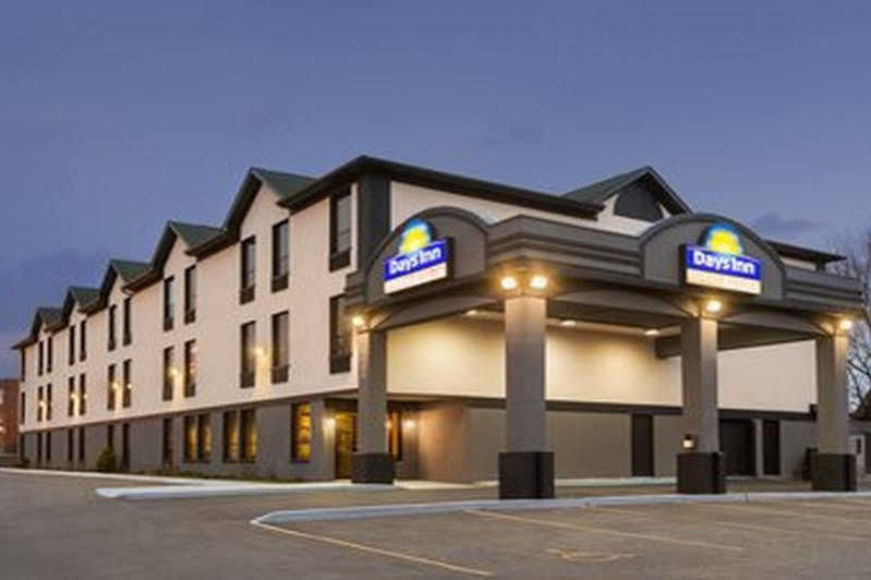 Days By Wyndham East Lakeview Hotel 3*